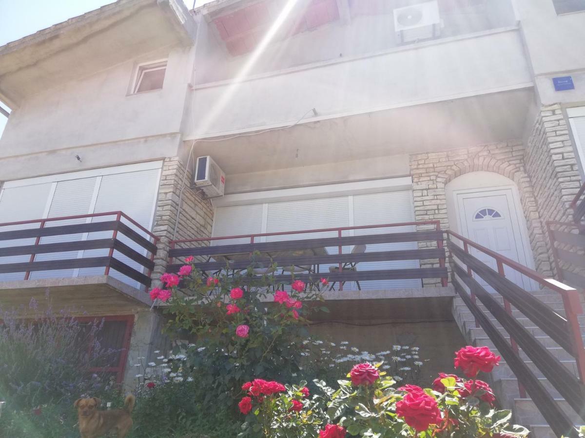Apartmani Marija Pašman Esterno foto