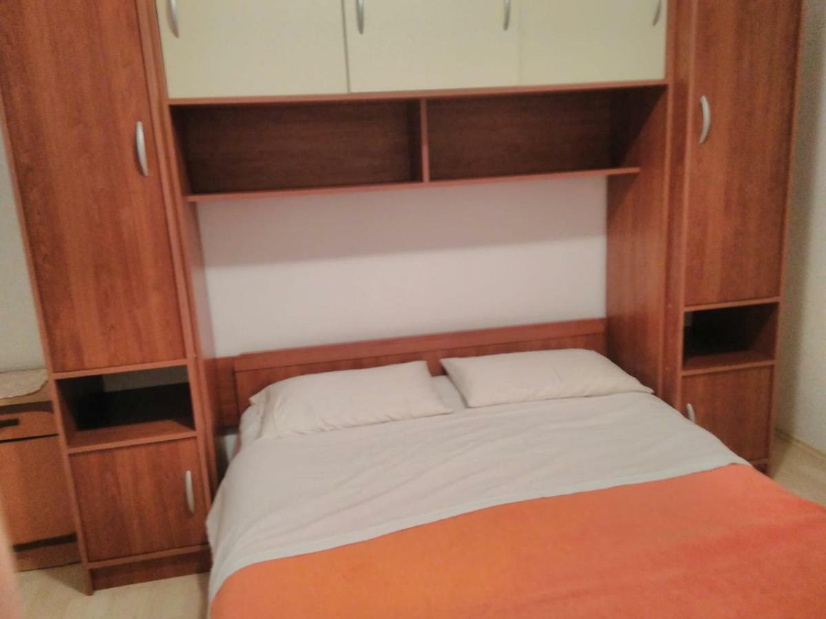 Apartmani Marija Pašman Esterno foto